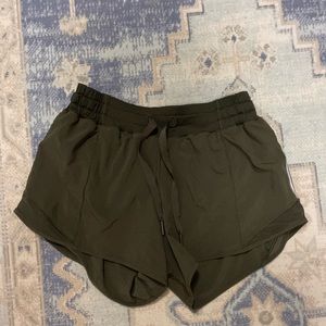 Lululemon hotty hot shorts size 4